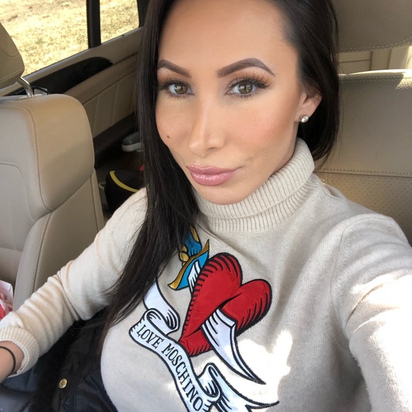 Meet your Posher, Bianca - Picture 1 of 1